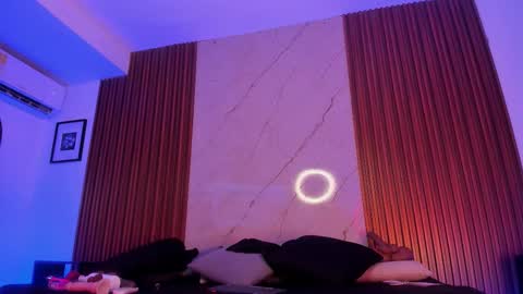   online show from 29, 10, 2025