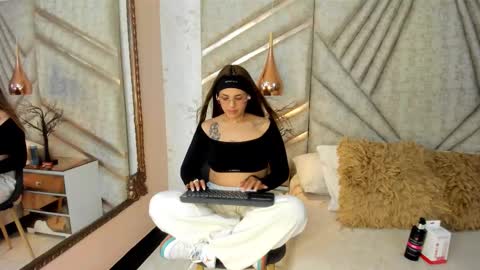 Snapshot of emiilymoss chatting on 27, 2, 2026 Emy online show from 27, 2, 2026