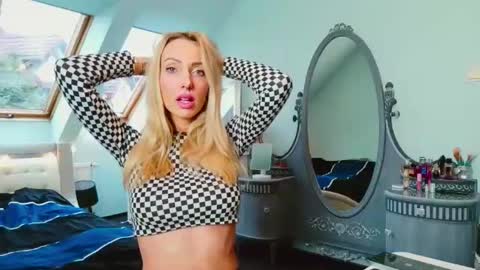 Emila online show from 31, 1, 2025