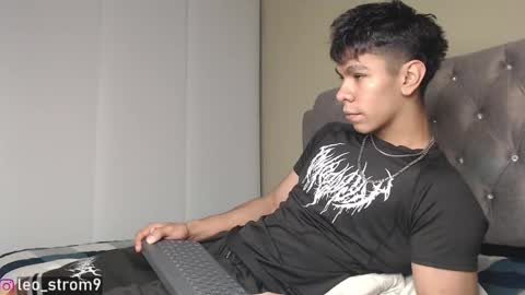 emile_239 online show from 19, 12, 2024