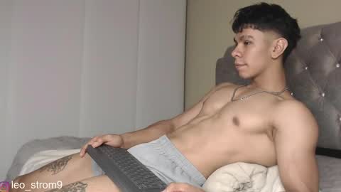emile_239 online show from 27, 2, 2025