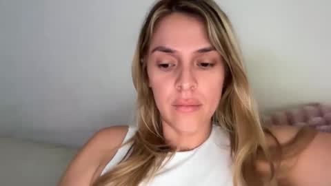 emilelovesyou online show from 25, 4, 2026