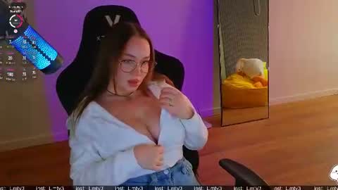 Emili online show from 3, 8, 2026