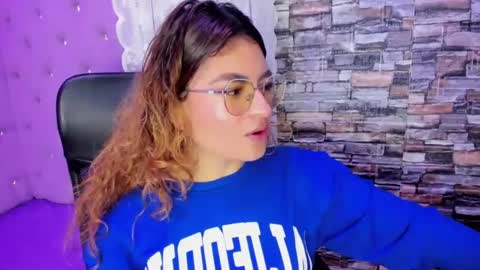 Snapshot of emili_rouse_ chatting on 30, 9, 2025 Emy online show from 30, 9, 2025