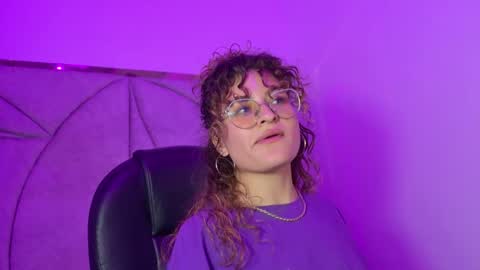 Snapshot of emili_rouse_ chatting on 8, 10, 2025 Emy online show from 8, 10, 2025