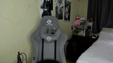 emili_sweet__ online show from 21, 10, 2025