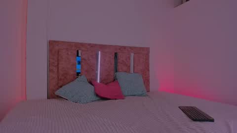 emili_williams10 online show from 23, 4, 2026