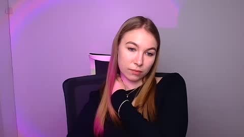 Snapshot of emilia_ilia chatting on 30, 1, 2025 Emilia online show from 30, 1, 2025