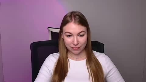 Snapshot of emilia_ilia chatting on 4, 2, 2025 Emilia online show from 4, 2, 2025