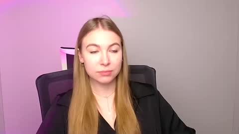 Snapshot of emilia_ilia chatting on 5, 2, 2025 Emilia online show from 5, 2, 2025