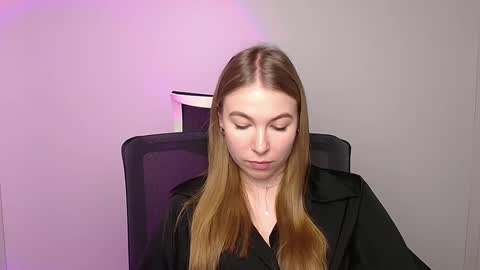 Snapshot of emilia_ilia chatting on 5, 2, 2025 Emilia online show from 5, 2, 2025