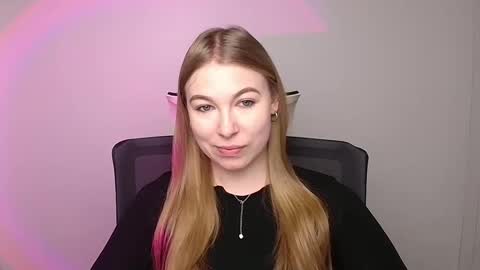 Snapshot of emilia_ilia chatting on 7, 2, 2025 Emilia online show from 7, 2, 2025