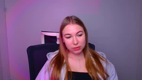 Snapshot of emilia_ilia chatting on 10, 2, 2025 Emilia online show from 10, 2, 2025