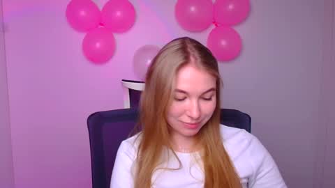 Snapshot of emilia_ilia chatting on 12, 2, 2025 Emilia online show from 12, 2, 2025