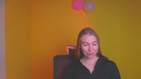 Snapshot of emilia_ilia chatting on 20, 2, 2025 Emilia online show from 20, 2, 2025