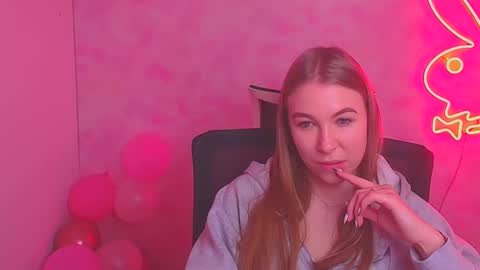 Snapshot of emilia_ilia chatting on 21, 2, 2025 Emilia online show from 21, 2, 2025