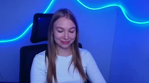 Snapshot of emilia_ilia chatting on 13, 9, 2025 Emilia online show from 13, 9, 2025