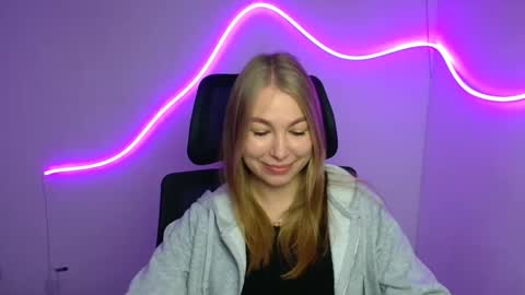 Snapshot of emilia_ilia chatting on 27, 9, 2025 Emilia online show from 27, 9, 2025