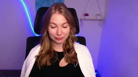 Snapshot of emilia_ilia chatting on 22, 10, 2025 Emilia online show from 22, 10, 2025