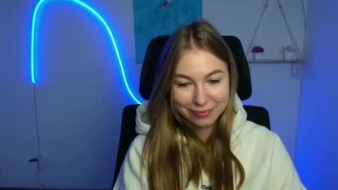 Snapshot of emilia_ilia chatting on 24, 10, 2025 Emilia online show from 24, 10, 2025