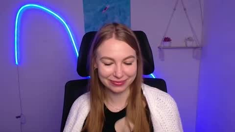 Snapshot of emilia_ilia chatting on 10, 11, 2025 Emilia online show from 10, 11, 2025