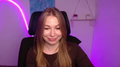 Snapshot of emilia_ilia chatting on 11, 11, 2025 Emilia online show from 11, 11, 2025