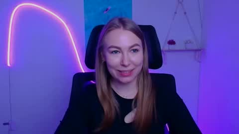 Snapshot of emilia_ilia chatting on 5, 12, 2025 Emilia online show from 5, 12, 2025