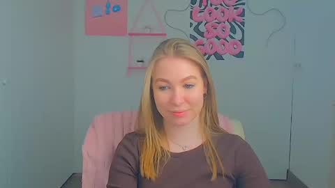 Snapshot of emilia_ilia chatting on 12, 5, 2026 Emilia online show from 12, 5, 2026
