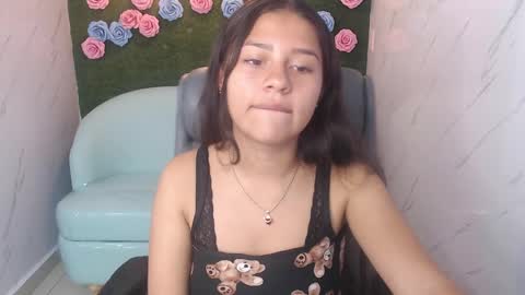 Snapshot of emilia_love_a chatting on 7, 10, 2025 Emilia online show from 7, 10, 2025