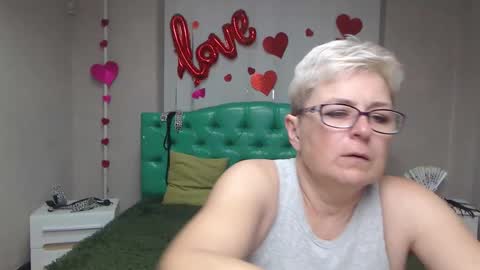 Snapshot of emiliagree chatting on 22, 9, 2025 EmiliaGree online show from 22, 9, 2025