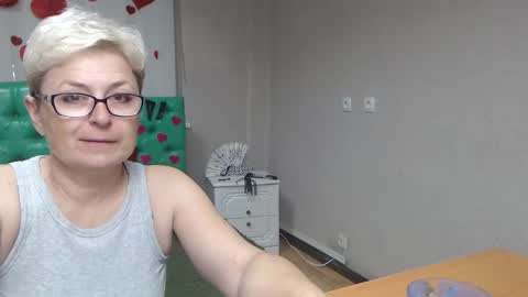 Snapshot of emiliagree chatting on 12, 10, 2025 EmiliaGree online show from 12, 10, 2025