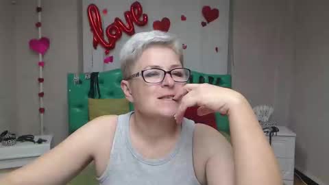 Snapshot of emiliagree chatting on 18, 10, 2025 EmiliaGree online show from 18, 10, 2025