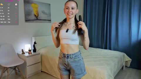 Snapshot of emiliamilas chatting on 16, 10, 2025 Emma online show from 16, 10, 2025