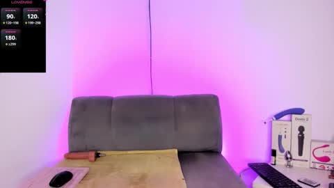 Snapshot of emiliana_bloomm chatting on 27, 11, 2025 emiliana_bloomm online show from 27, 11, 2025