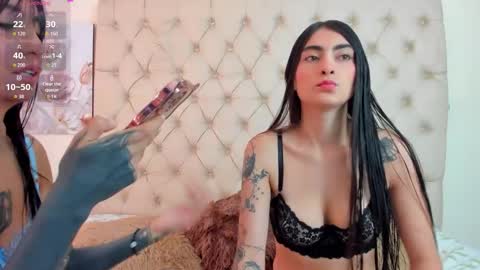 Snapshot of emilieandblake chatting on 2, 11, 2025 emilieandblake online show from 2, 11, 2025