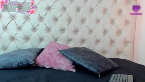emilieandblake online show from 30, 5, 2026