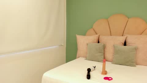 Emillie online show from 12, 2, 2025