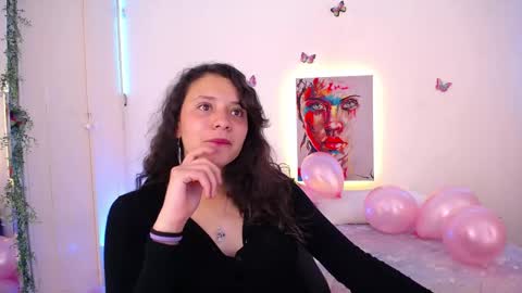 Emili Russo online show from 22, 10, 2025