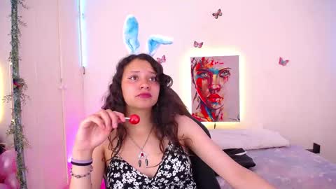 Emili Russo online show from 27, 10, 2025