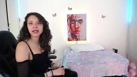 Emili Russo online show from 29, 10, 2025