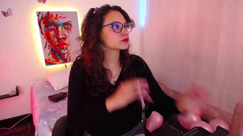 Emili Russo online show from 14, 11, 2025