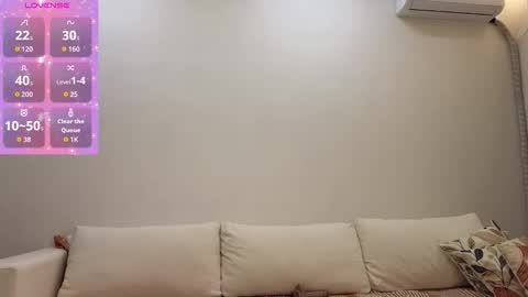 Snapshot of emilli_blanc chatting on 14, 12, 2025 emilli_blanc online show from 14, 12, 2025