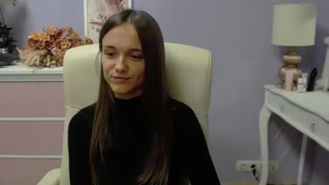 Snapshot of emilly_lust99 chatting on 2, 10, 2025 Emilly online show from 2, 10, 2025