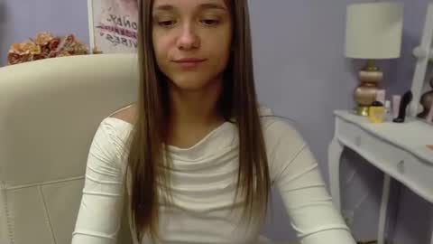 Snapshot of emilly_lust99 chatting on 7, 11, 2025 Emilly online show from 7, 11, 2025