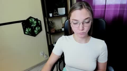 Emilly online show from 11, 2, 2025