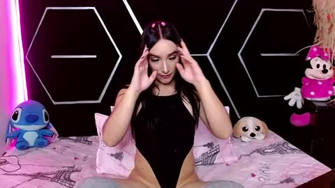 emillystonex online show from 4, 6, 2026