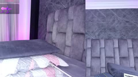 Snapshot of emily___fox chatting on 23, 10, 2025 Emily online show from 23, 10, 2025