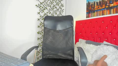 Snapshot of emily__dee chatting on 21, 4, 2026 Emily online show from 21, 4, 2026