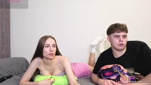 emily_and_ilumi online show from 23, 10, 2025