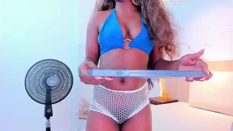 Snapshot of emily_browne chatting on 19, 9, 2025 emily online show from 19, 9, 2025